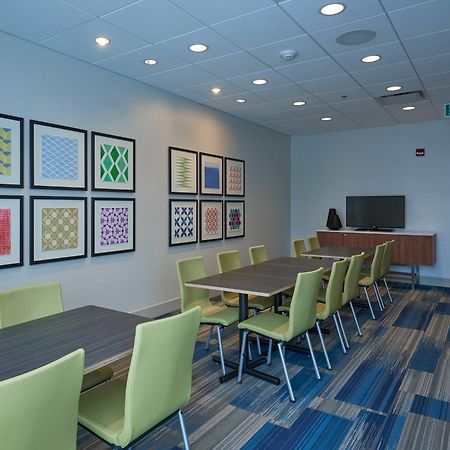 Holiday Inn Express & Suites St. John'S Airport By Ihg Buitenkant foto