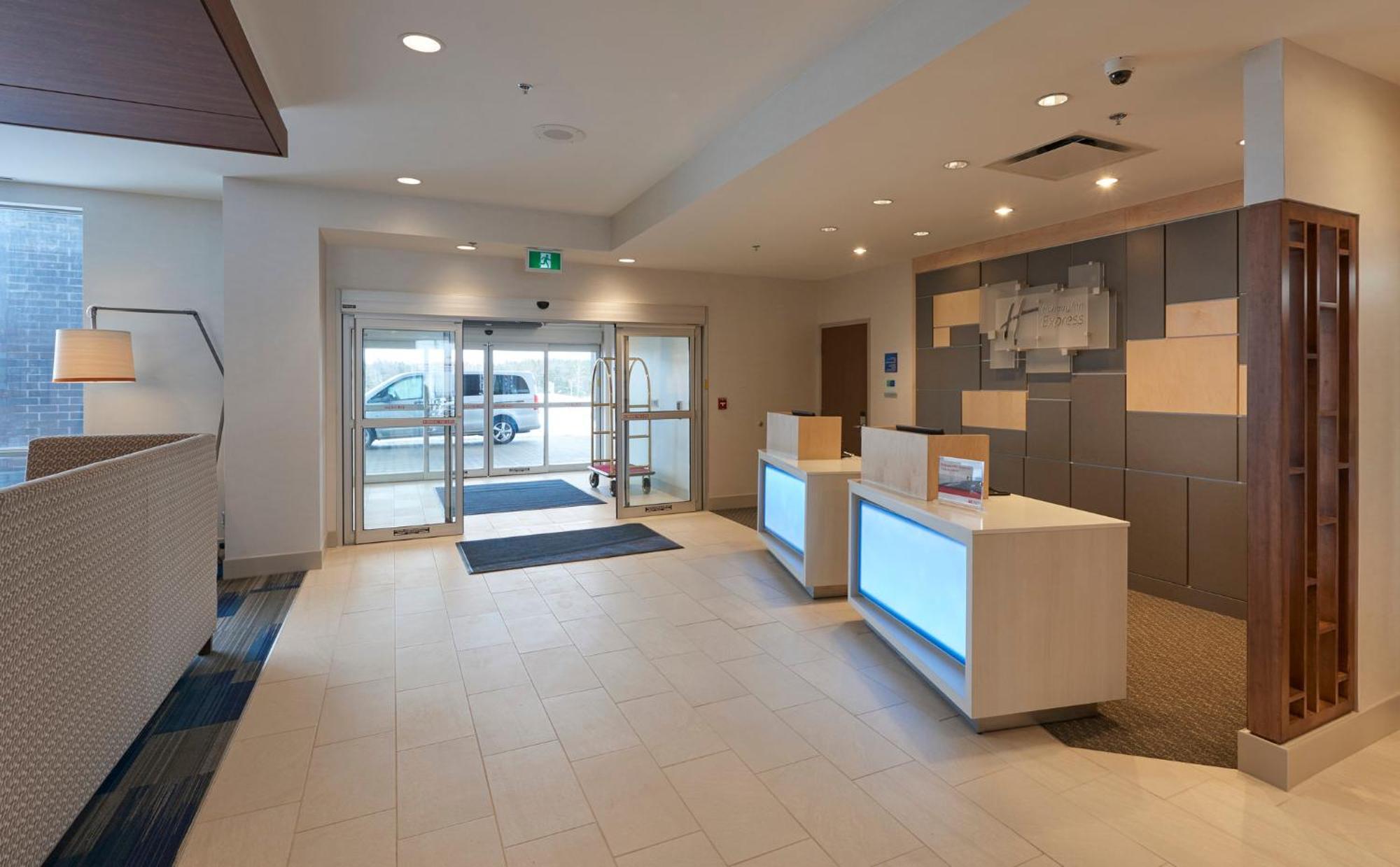Holiday Inn Express & Suites St. John'S Airport By Ihg Buitenkant foto