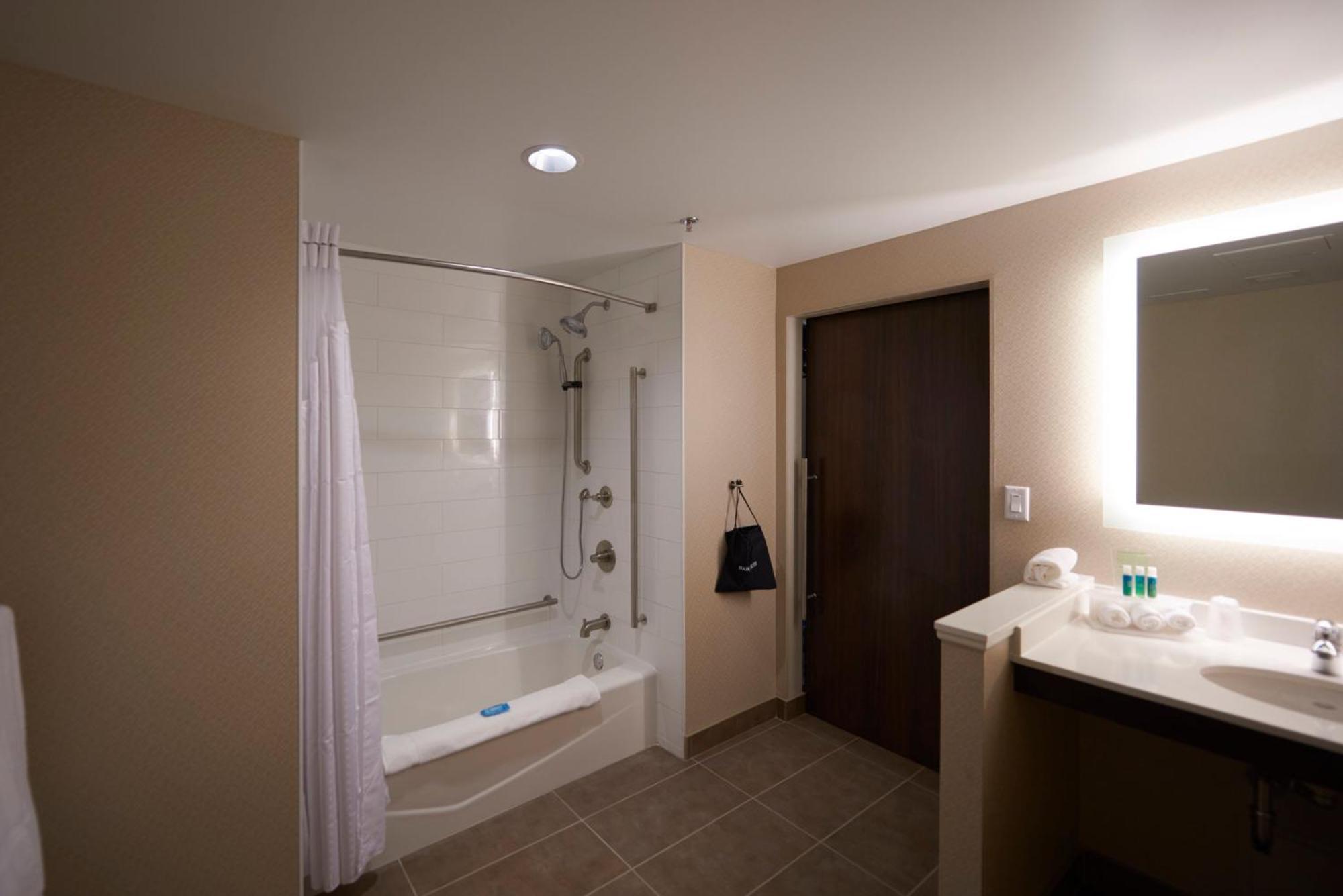 Holiday Inn Express & Suites St. John'S Airport By Ihg Buitenkant foto